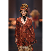 艺术印花盘扣V领雪纺宽松上衣 周 TUYUE涂月 上海时装