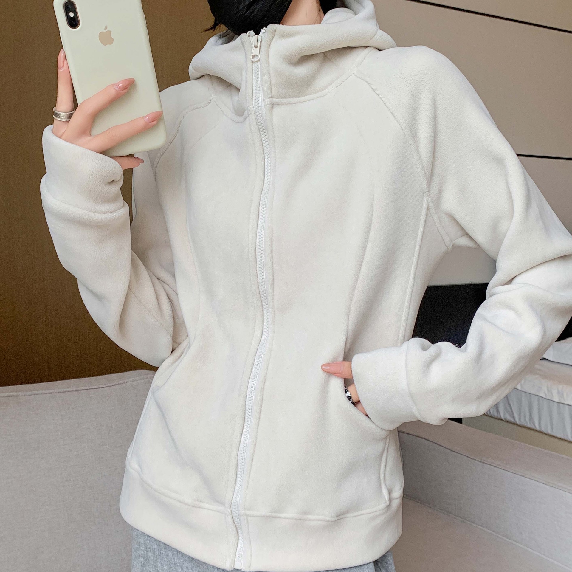 卫衣女款连帽拉链运动开衫外套女秋冬季新款加绒加厚休闲外穿长袖