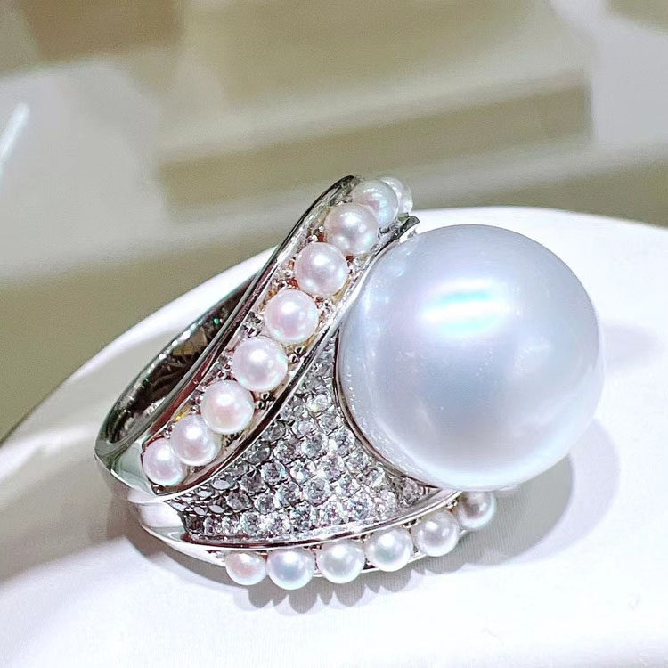 13.5mm冷光澳白akoya2-3mm海水珍珠戒指 重工18K白金12.4钻0.67ct