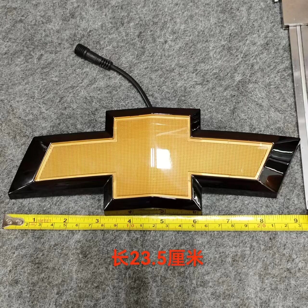 跨境爆款适用于雪佛兰汽车索罗德迈锐宝发光车标灯流光动态中网标
