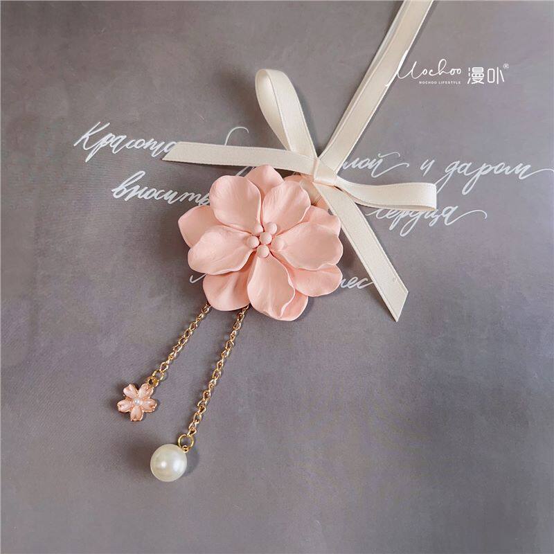 山茶花汽车香薰挂件高雅淡香水网红车载香氛高端后视镜女生挂饰