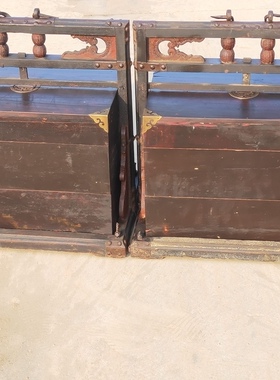 清代包铁钉铜包角挑担食盒一对大漆配朱红漆民俗怀旧老物件古镇展