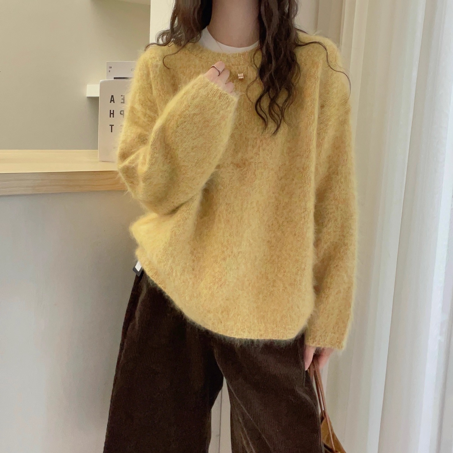 欧洲站2025秋冬氛围感圆领落肩宽松版 软糯拉毛羊绒针织衫毛衣女