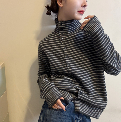 欧洲站2025冬季新款气质立领侧排扣设计细条纹拼色针织衫毛衣开衫