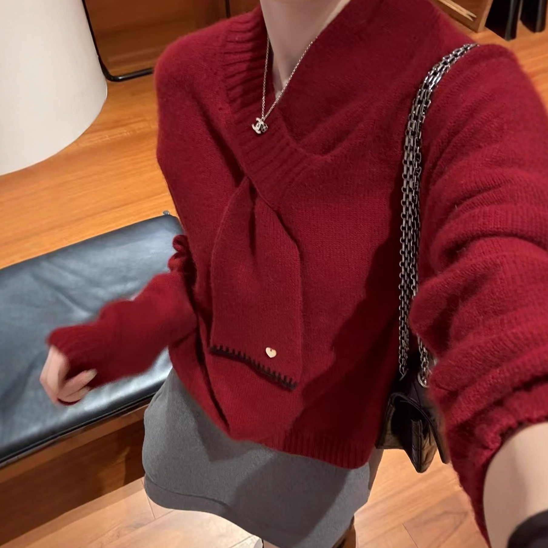 欧洲站2025冬季名媛气质落肩爱心缝线围巾拼接宽松假两件羊毛毛衣