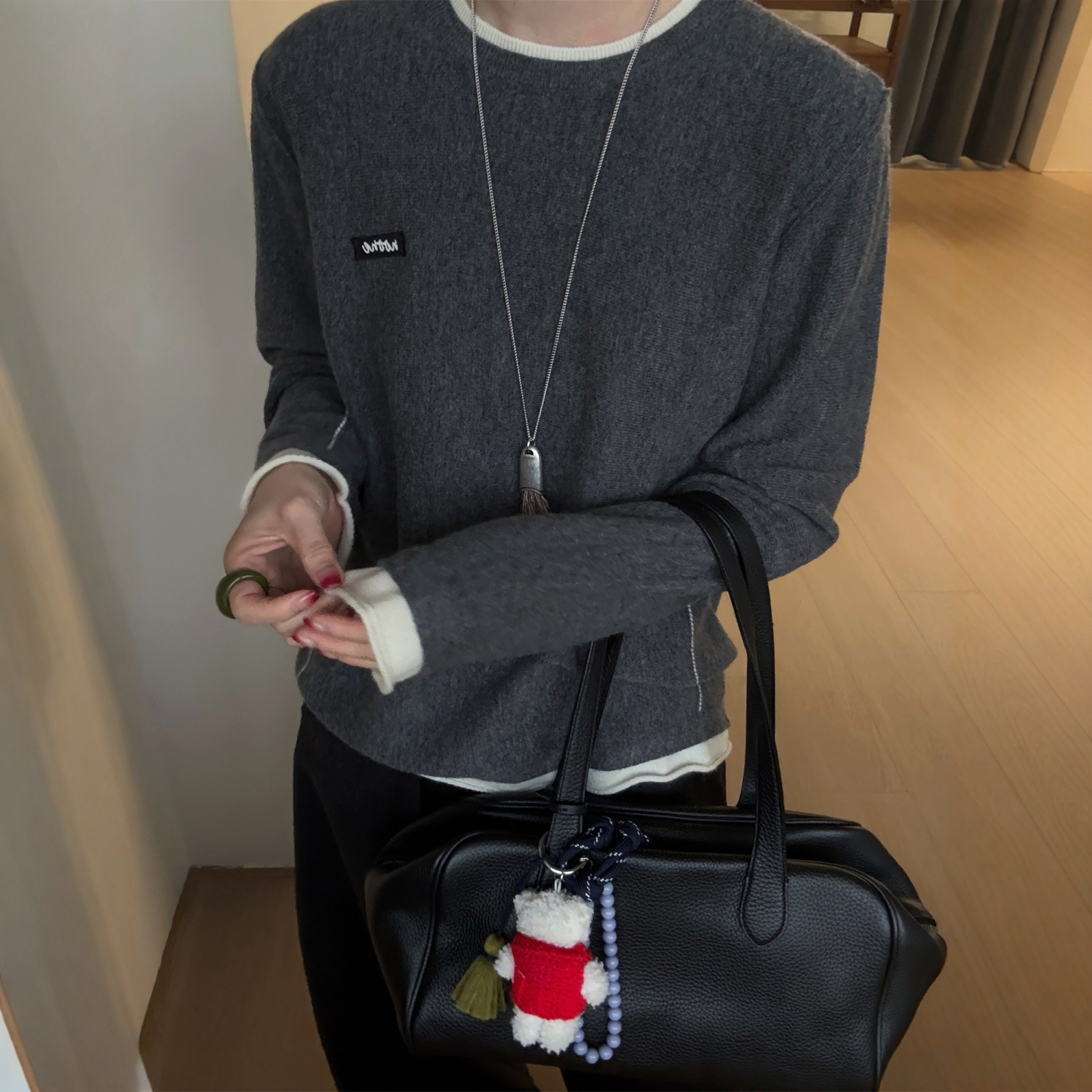 欧洲站2025冬季圆领拼色胸前字母定标慵懒风套头羊毛针织衫毛衣女