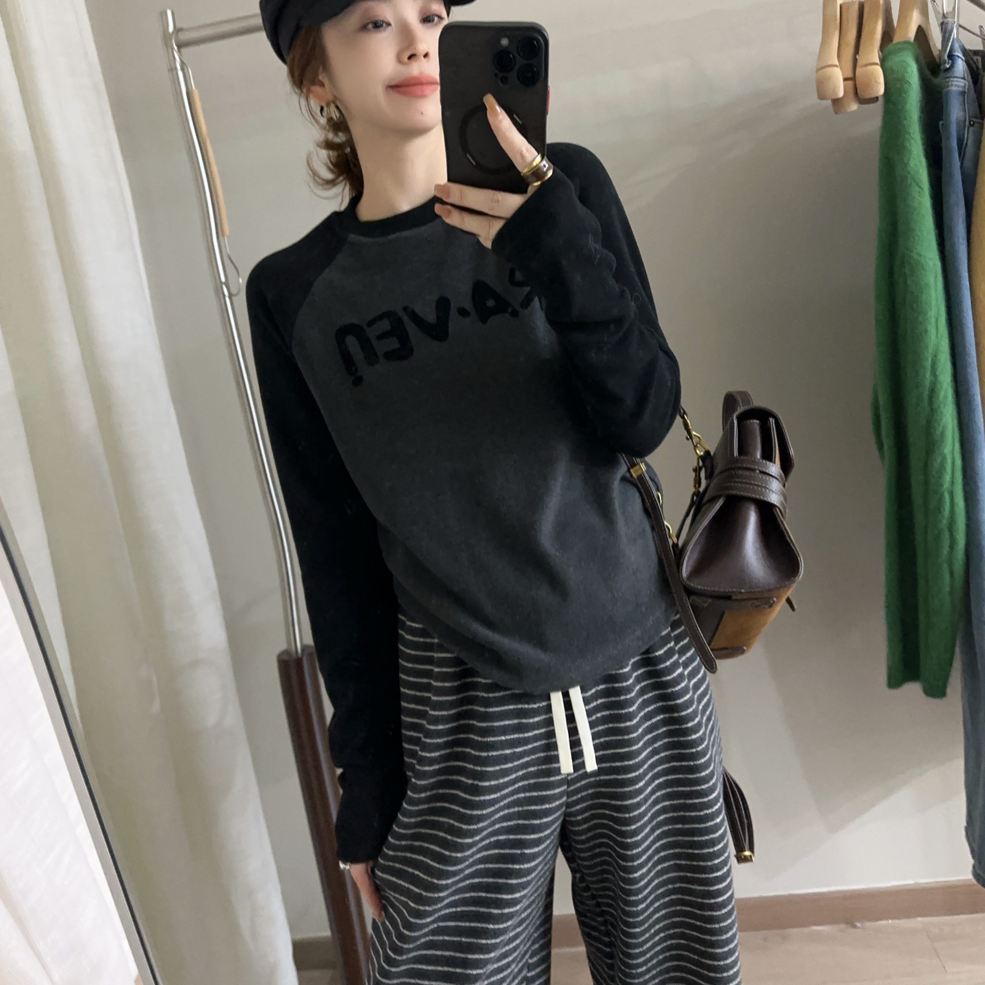 欧洲站2025秋冬新款圆领插肩袖拼色做旧字母印花基础款磨毛T恤潮