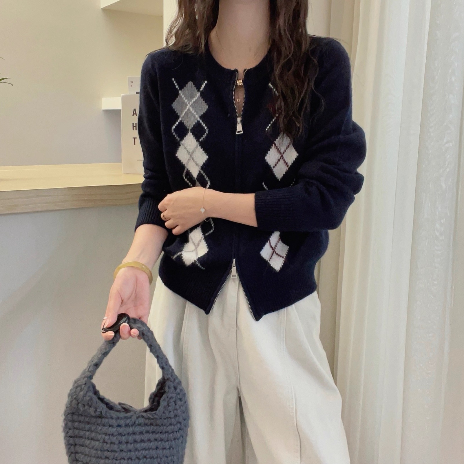 欧洲站2025秋冬新款圆领复古菱格拼色提花羊毛针织衫洋气毛衣开衫