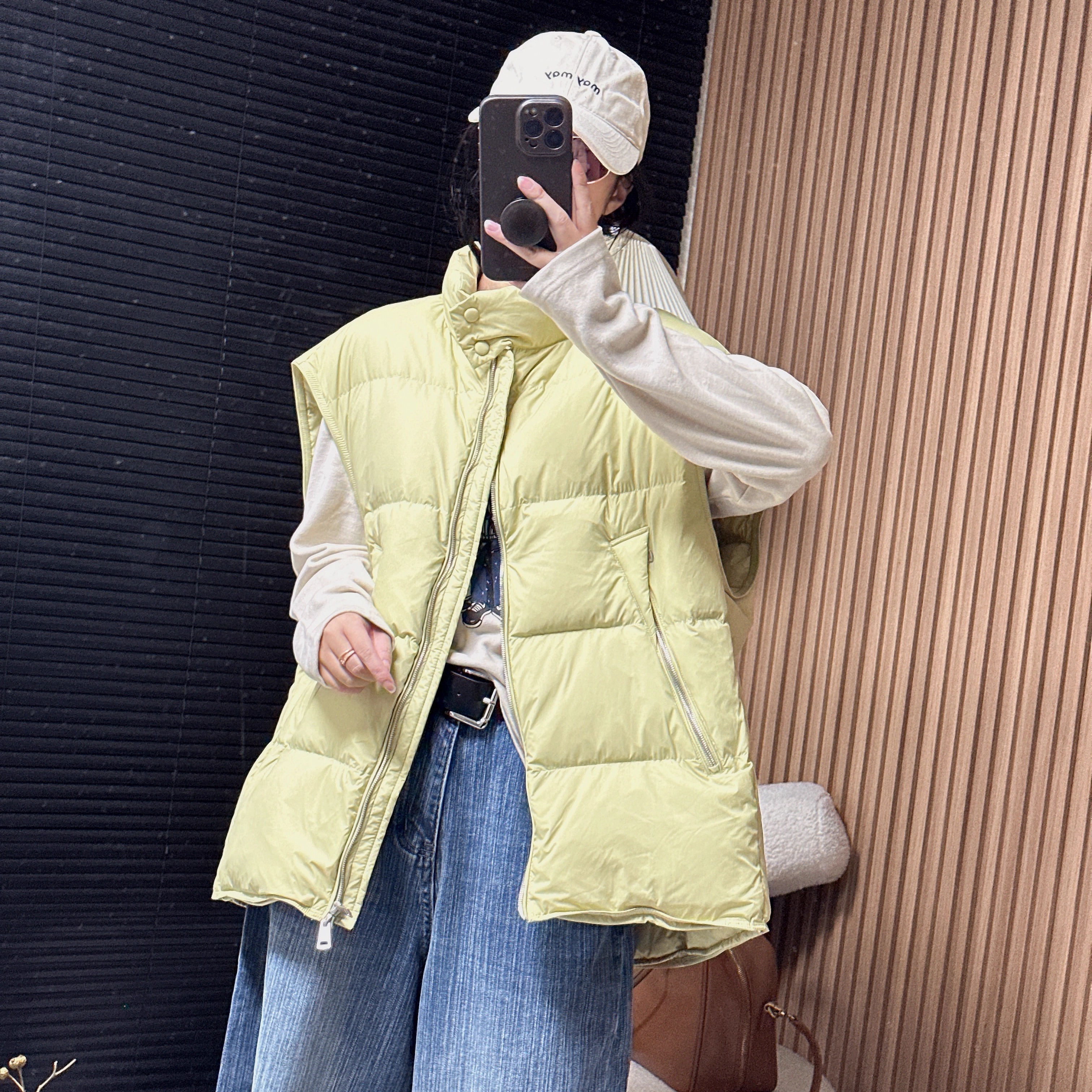 A字版落肩蓬松白鸭绒羽绒马甲