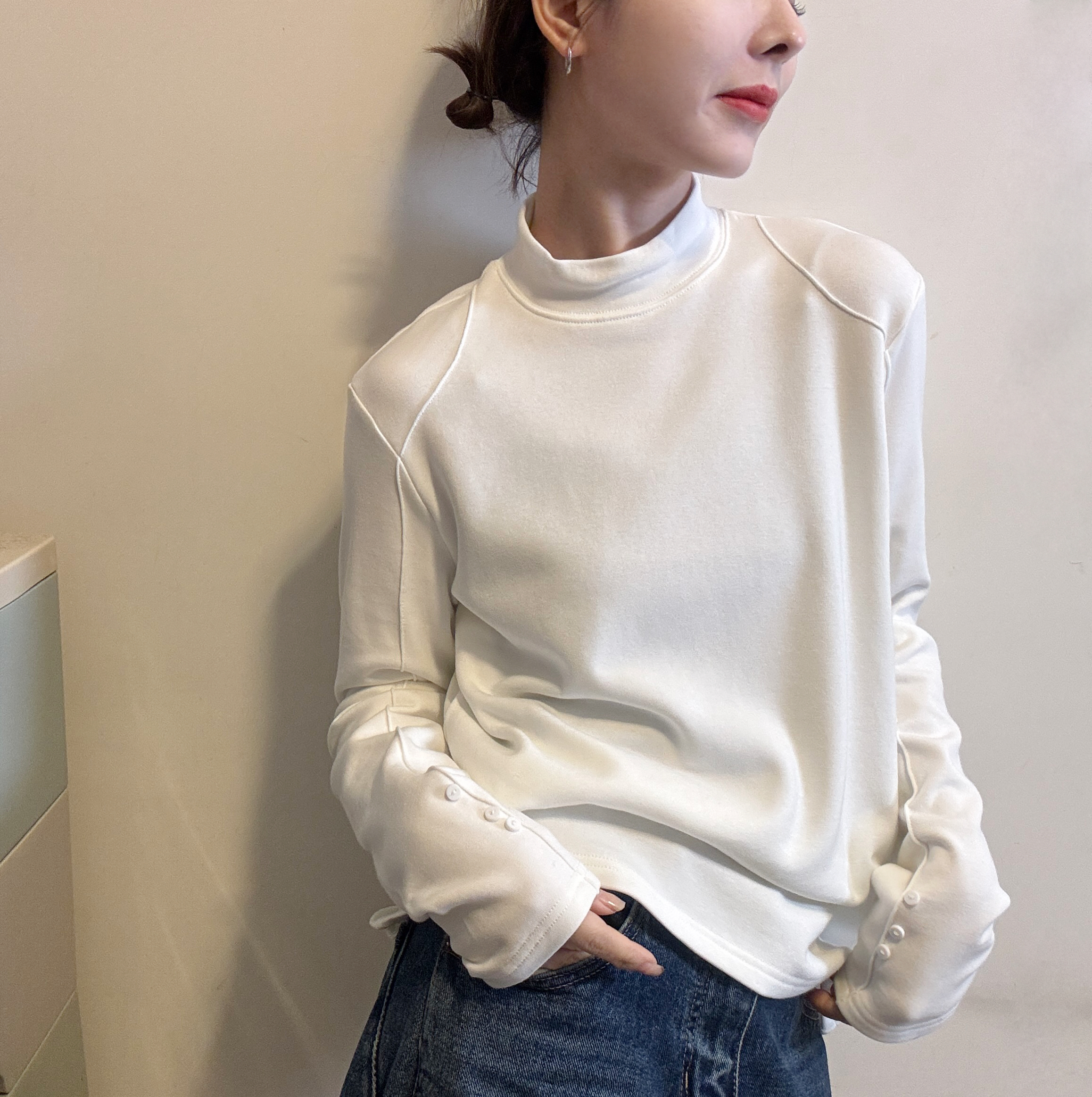 欧洲站2025冬季韩版小立领肩膀圆弧压线袖子纽扣打底衫T恤上衣潮
