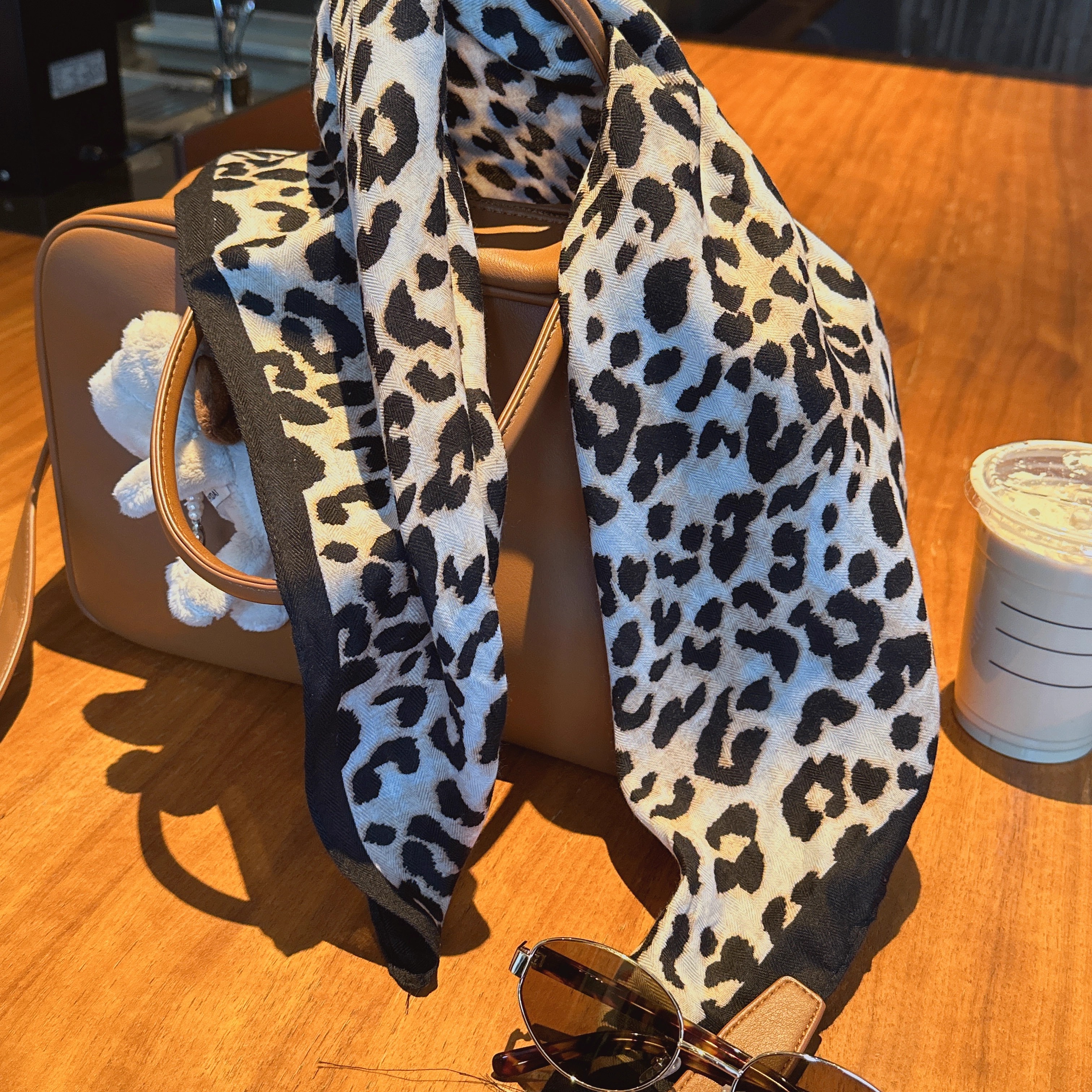 欧洲站2025秋季百搭时髦精三角屁帘多用棉麻装饰围巾韩系小丝巾女