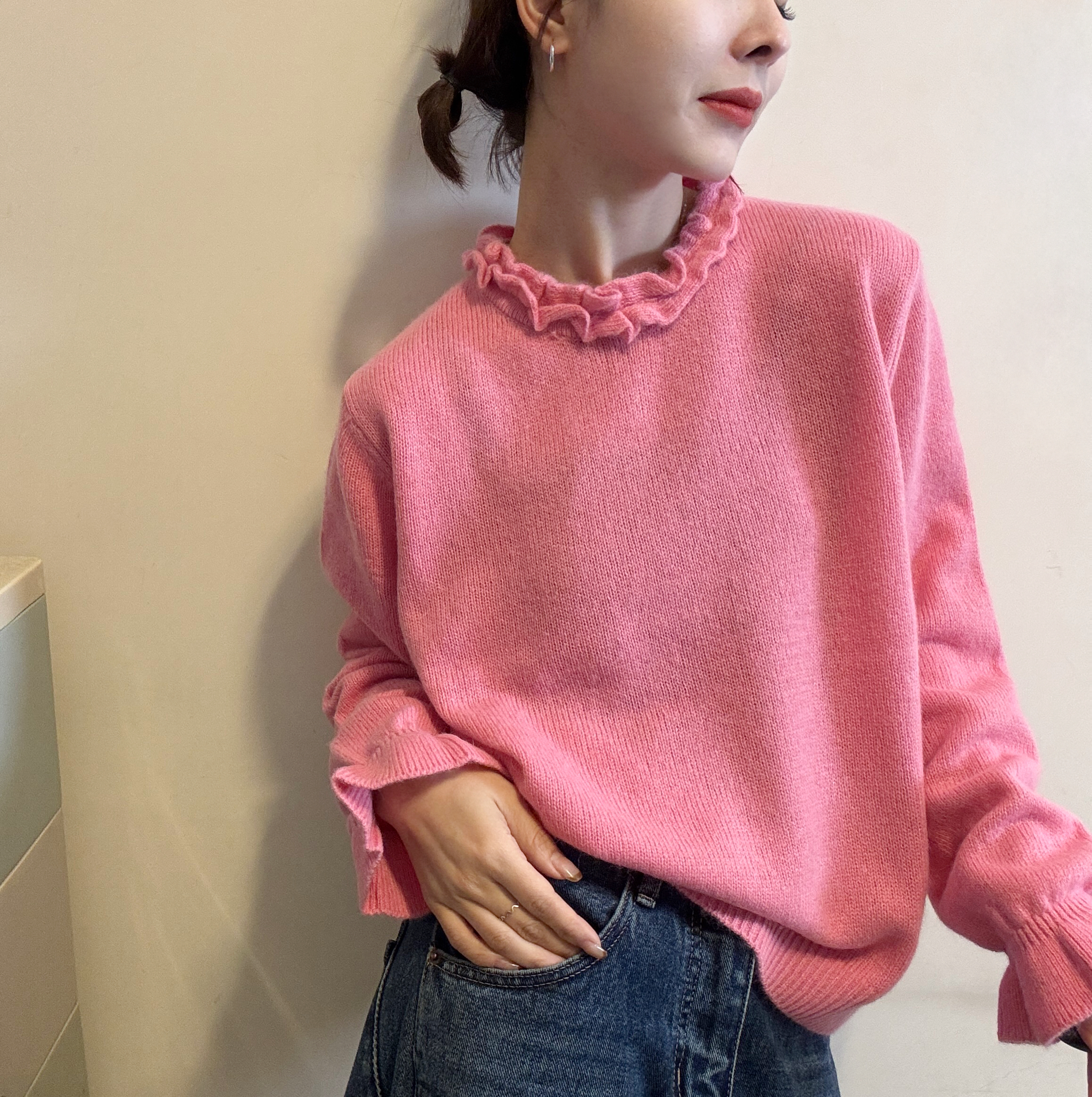 欧洲站2025冬季新款名媛气质立领木耳边净版喇叭袖针织衫毛衣女潮