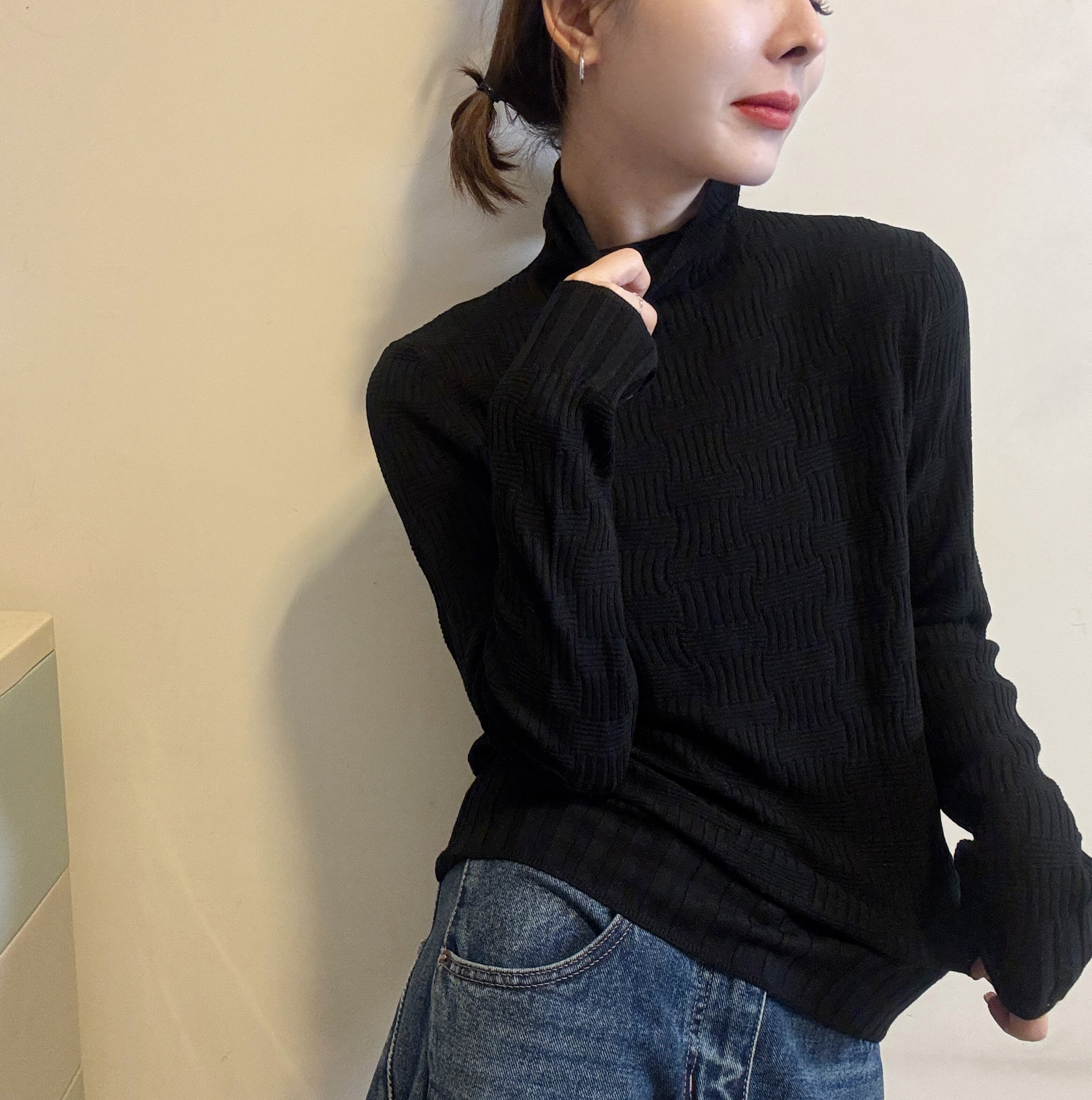 欧洲站2025冬季新款韩版气质简约堆堆领波浪纹理针织打底衫上衣女