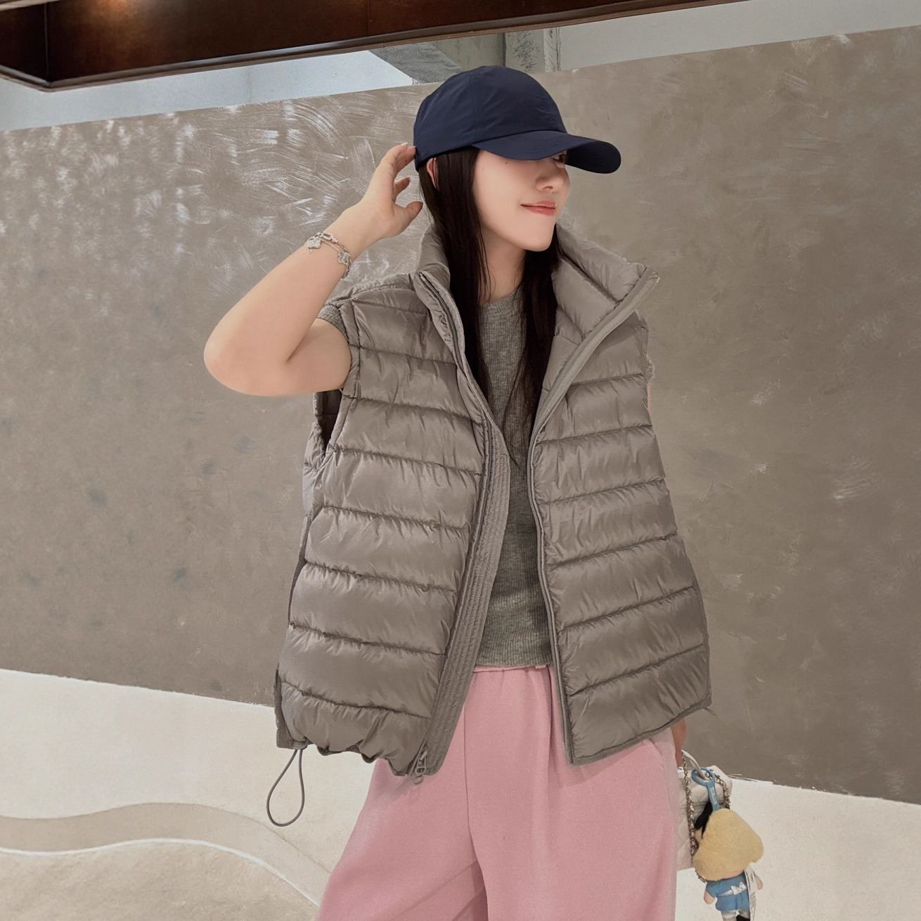 欧洲站2025秋冬新款欧货立领拉链设计横条压格纹理羽绒服马甲外套