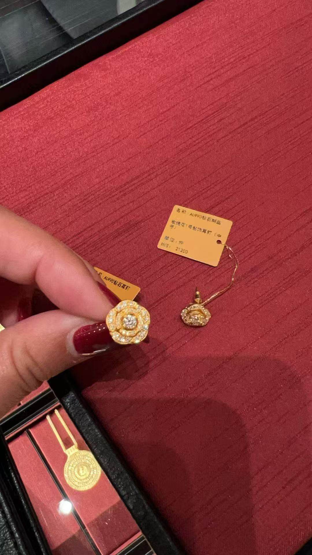 老铺黄金镶钻玫瑰花耳钉足金耳环