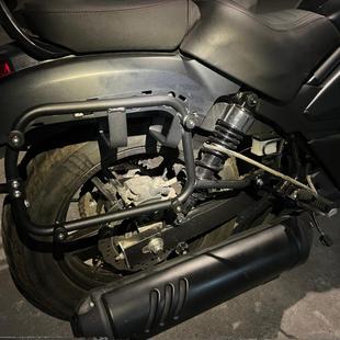 AYAY摩托车边箱适用铃木豪爵边架TR300铝合金三箱两侧箱支架