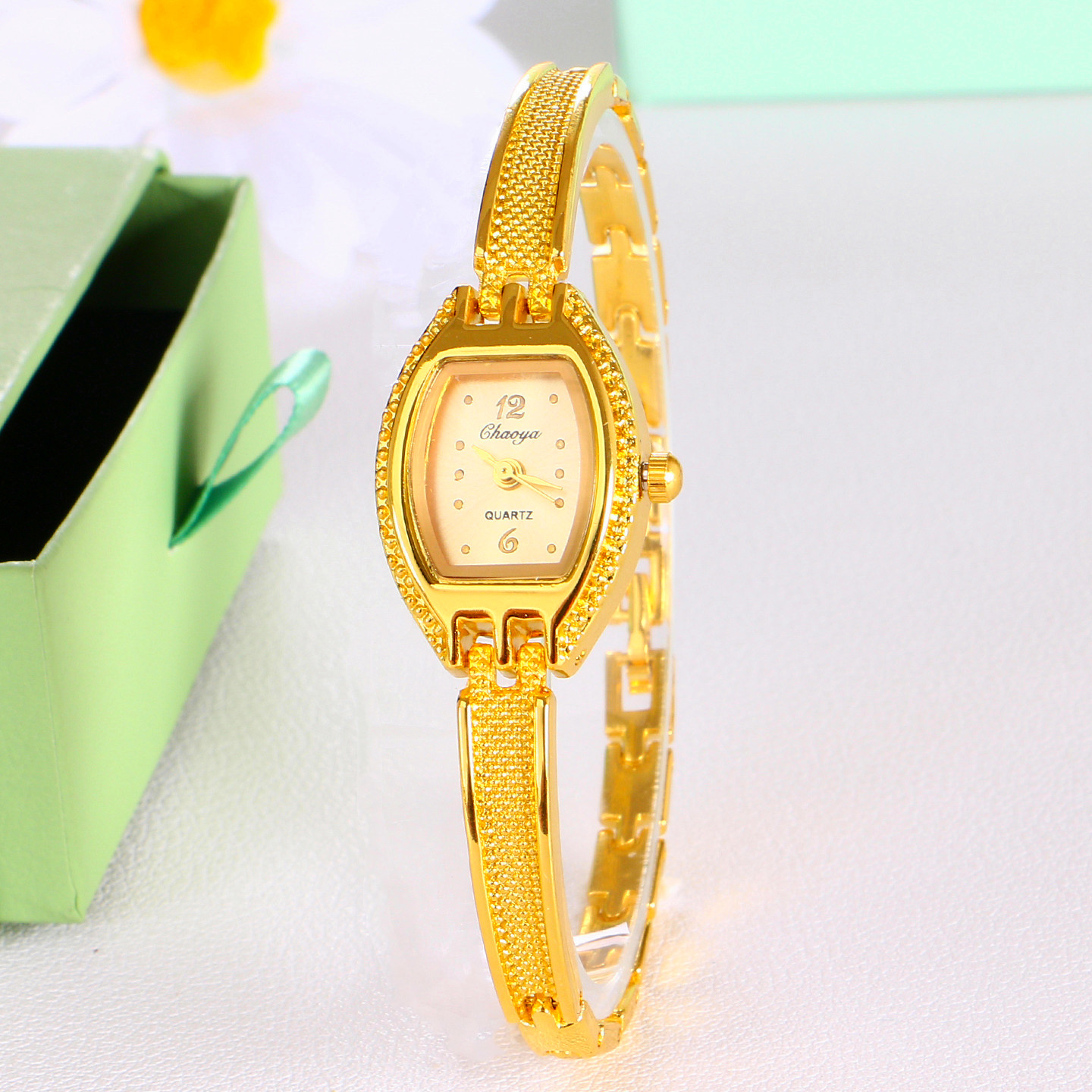 女款小巧表盘细带石英手表