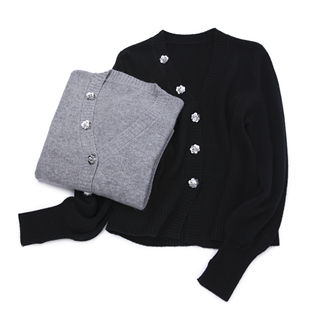 LEMAER乐玛尔 法单100%WOOL百搭V领花朵装饰扣羊毛针织开衫女毛衣