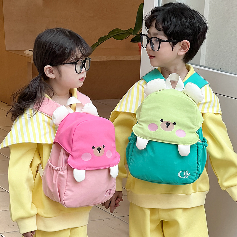 儿童书包可爱幼儿园宝宝背包超轻撞色小孩子出游研学包男童双肩包