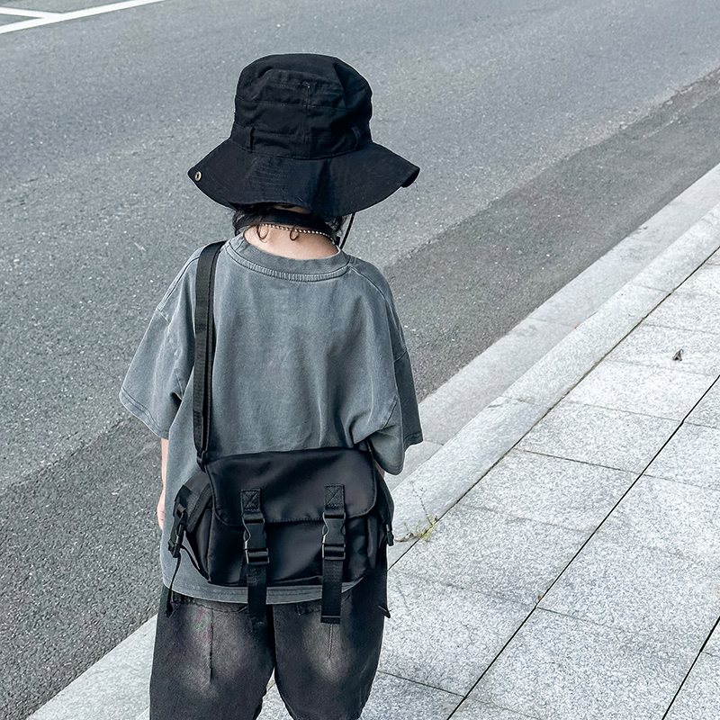 儿童新款帅气男童外出邮差包男孩小宝宝零钱配饰单肩包女孩斜挎包