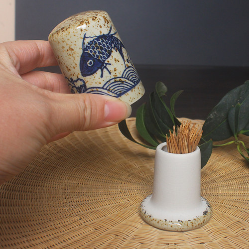 带盖牙签筒釉下彩陶瓷牙签筒