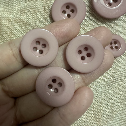 皮粉圆形四眼钮扣子毛衣连衣裙短袖西装工作服大衣纽扣