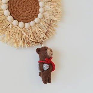 可爱卡通尼泊尔手工羊毛毡钥匙链包包挂件网红摸鱼熊车挂棕熊挂饰