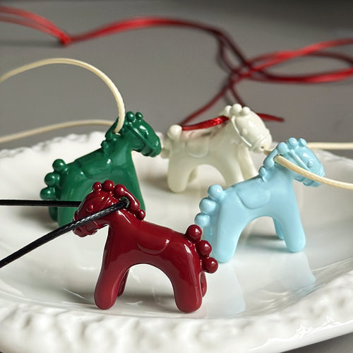 彩色珐琅滴釉立体小马吊坠项链  夏日可爱童趣choker可随意打结