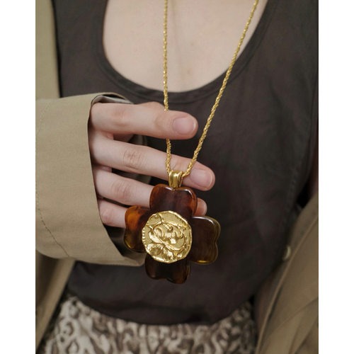 秋冬吴昕同款琥珀色护身符系列四叶草复古金币树脂吊坠长款项链