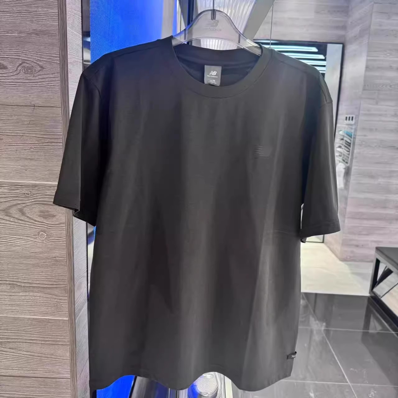 New Balance  NB夏季男女款舒适透气休闲简约圆领短袖T恤NEF29851