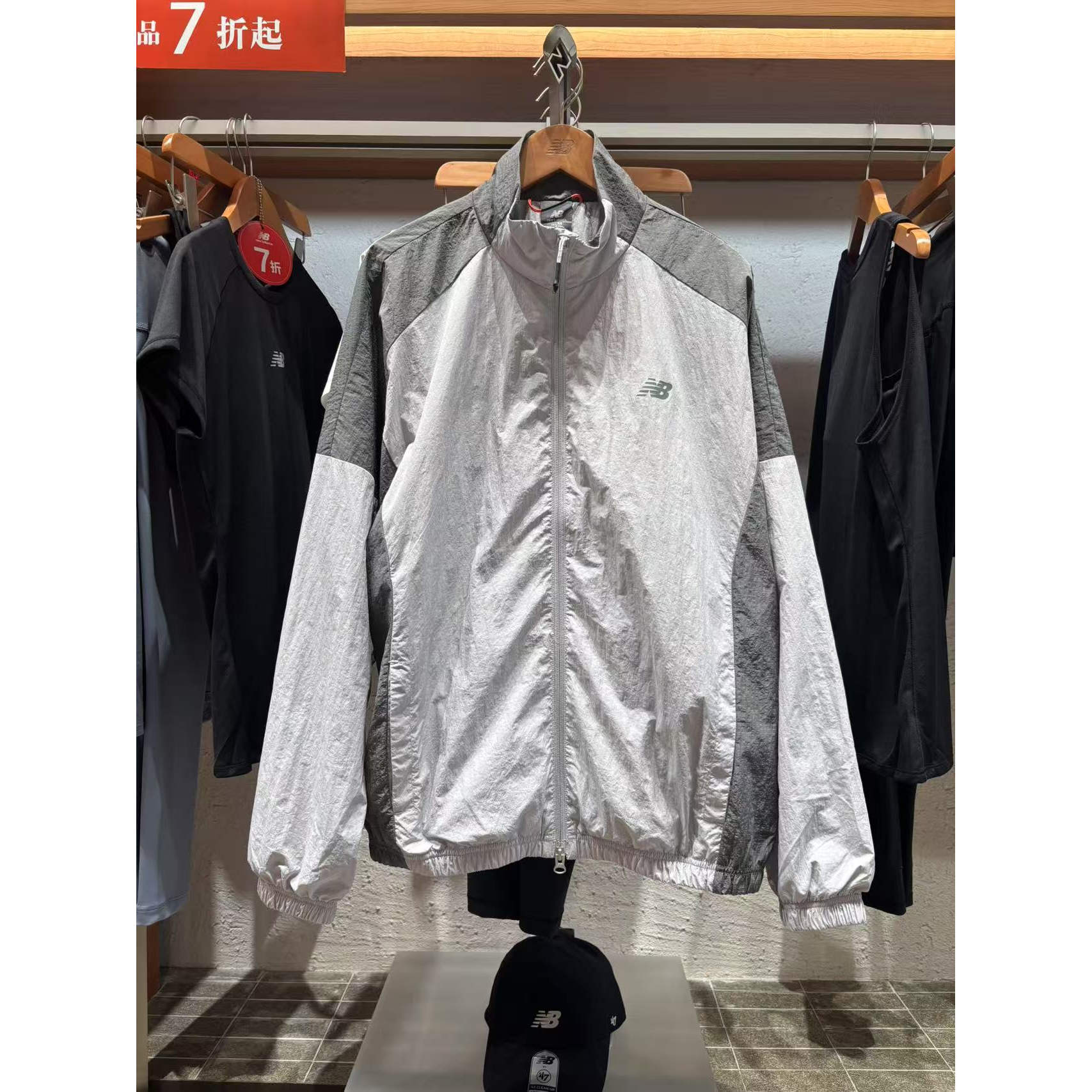 New Balance NB秋季男女款休闲运动立领宽松夹克简约外套NAF33081