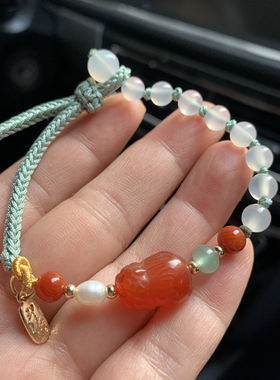 手工编织玛瑙貔貅手链红玛瑙玉髓吞金兽手绳女多宝貔貅手链礼物