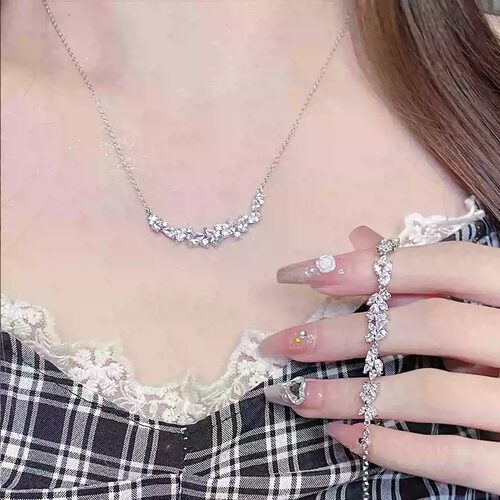 S999纯银紫藤花微笑项链女轻奢小众高级感镀银锁骨链女友生日礼物
