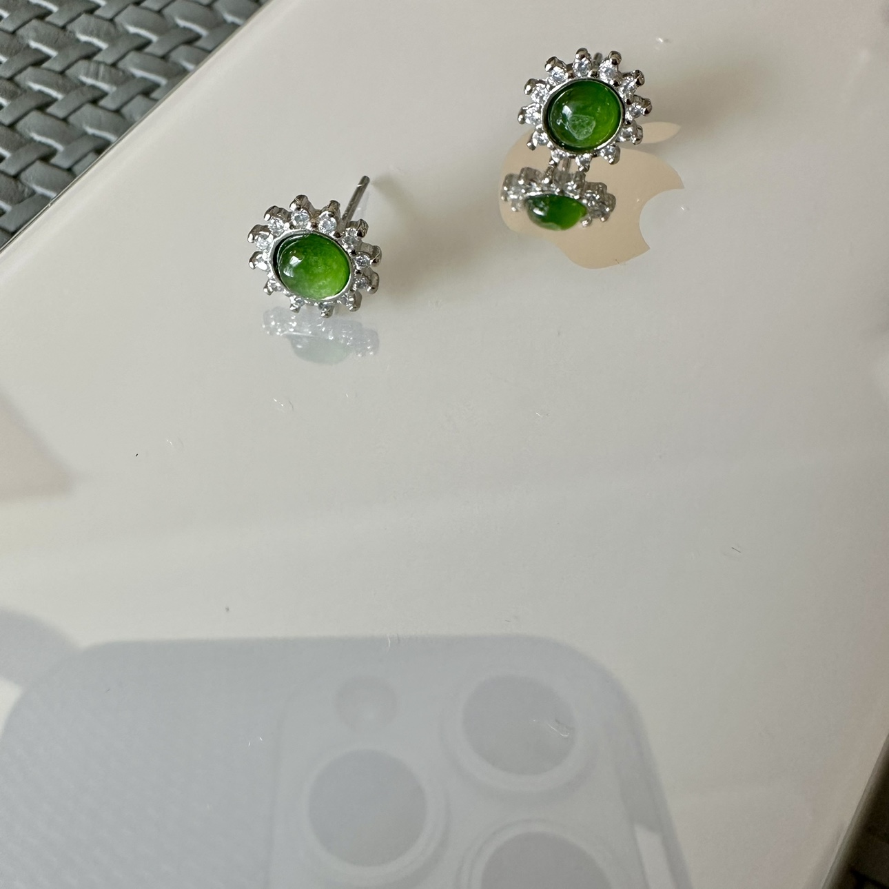 缘绘凤仪  编码07 S925纯银天然碧玉太花耳钉 小巧