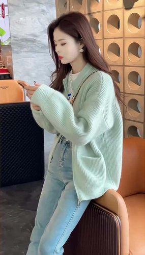 2025年春秋新款设计感小众小香风小个子绿色毛衣开衫针织外套女装