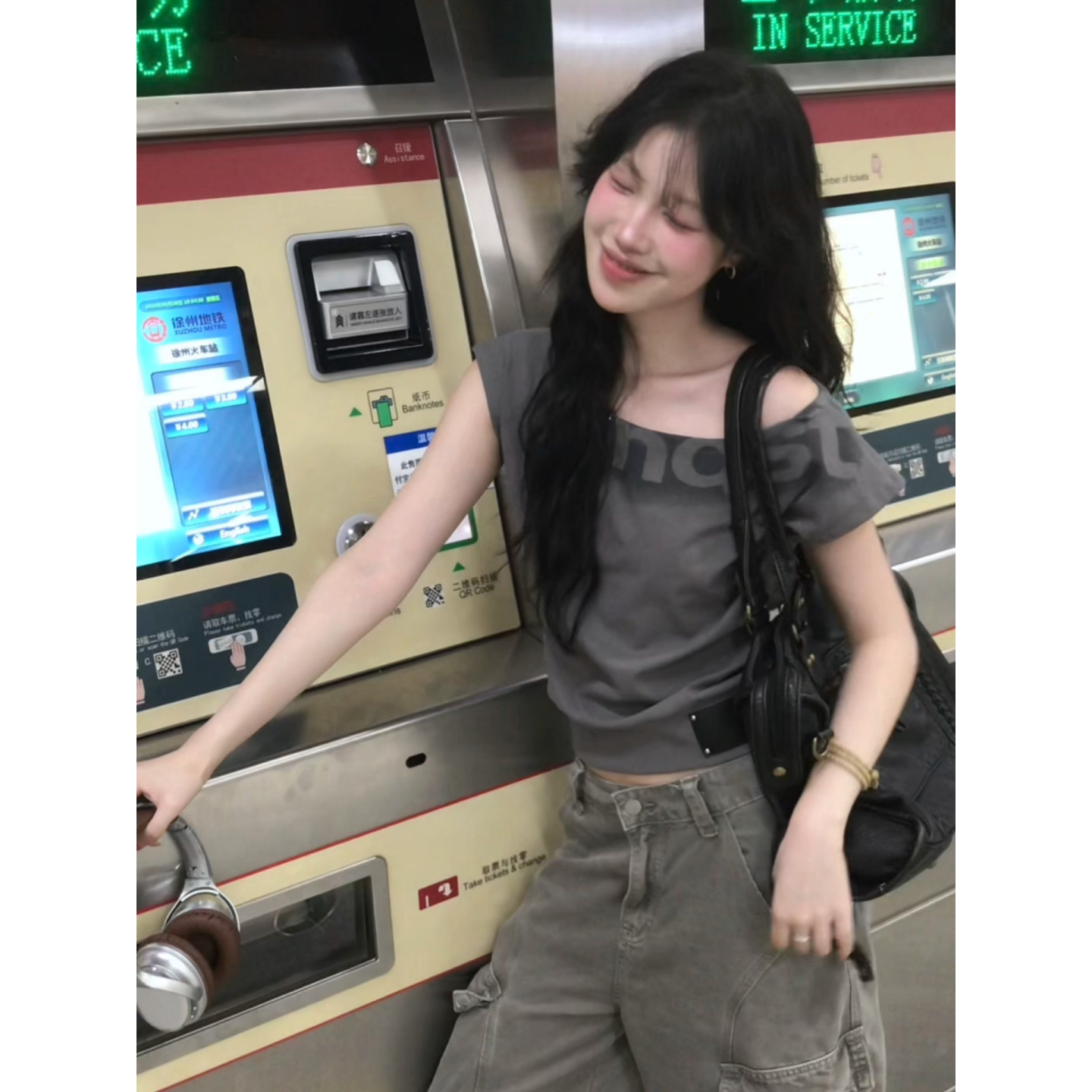 韩系辣妹晕染字母一字肩短袖t恤女2026修身y2k千禧风斜肩短款上衣