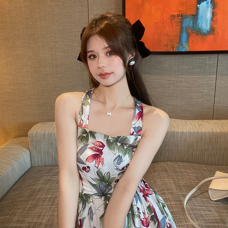 Flower dress with neck and neck