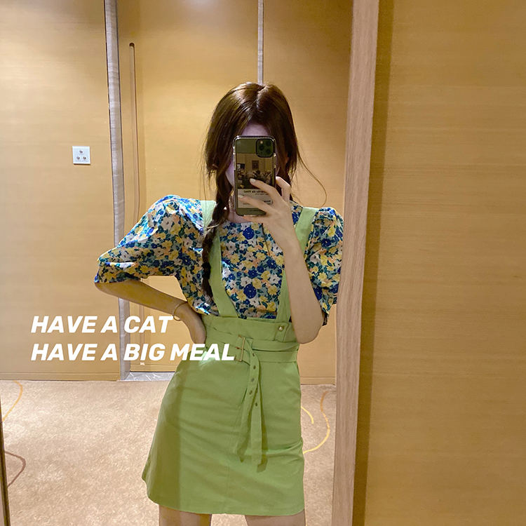 Real auction real price sweet floral Short Sleeve Chiffon shirt + solid color strap hip skirt