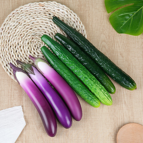 黄瓜茄子品种多，质感好，实惠