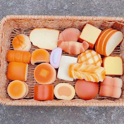 新款超火仿真迷你面包解压玩具平价超软捏捏乐减压神器上课中学生