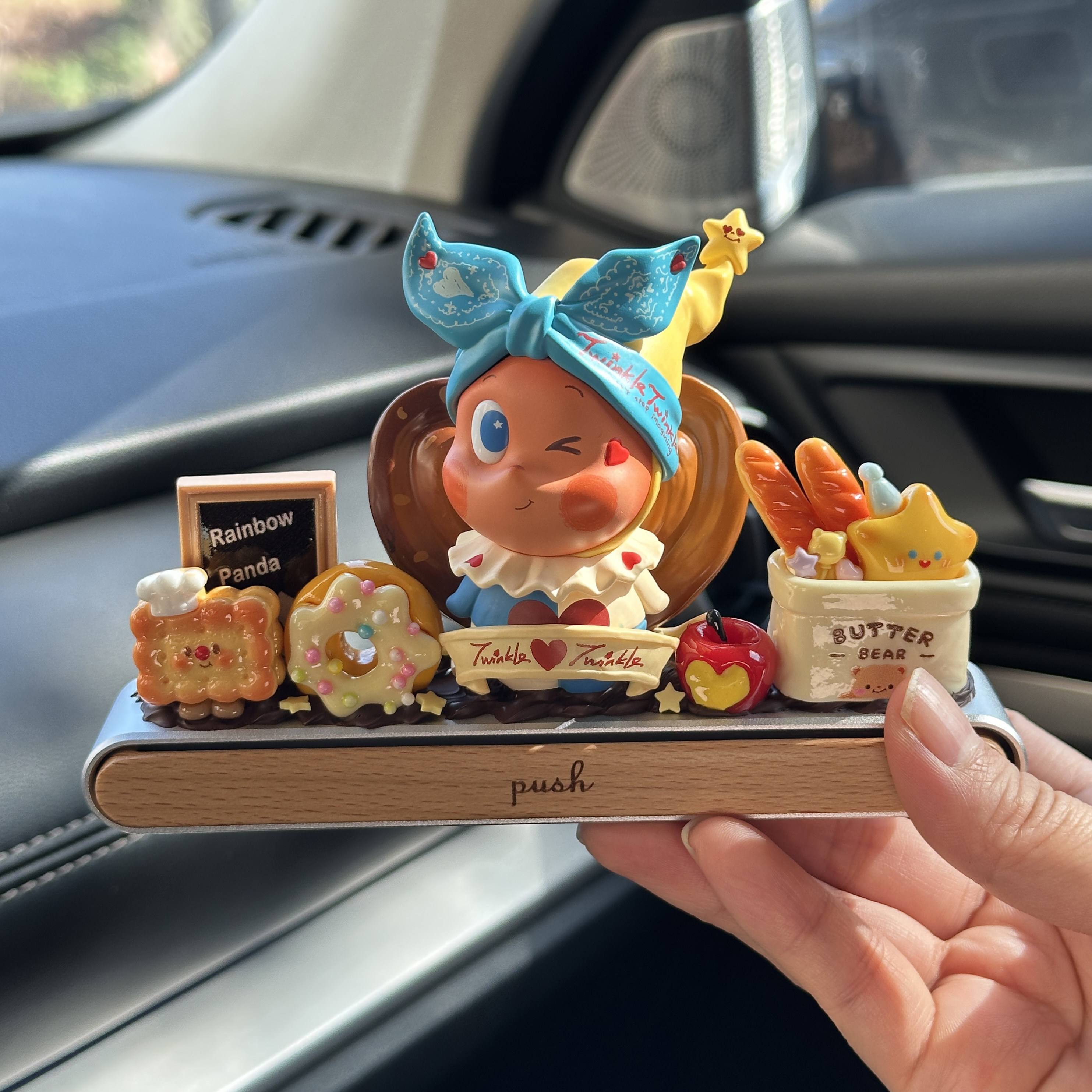 泡泡玛特车载摆件停车牌临时挪车电话牌号码牌2026新款车内装饰品