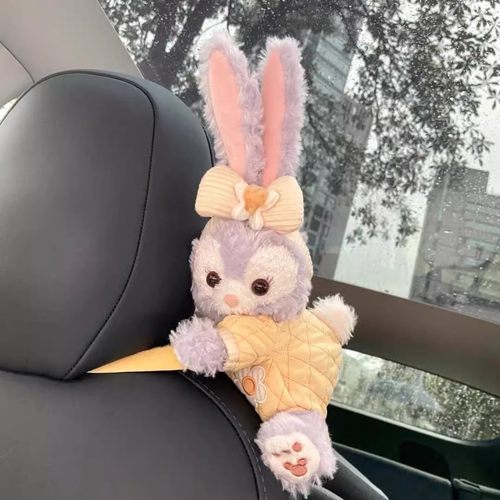 星黛露达菲熊汽车绑带窗帘扣毛绒可爱公仔特斯拉车内车载饰品摆件