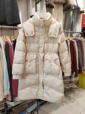 25883-1款立领连帽大口袋收腰中长款白鸭绒羽绒服