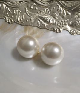 西班牙波西米亚人复古气质奶油白超大22mm极光三分之二圆珍珠耳钉