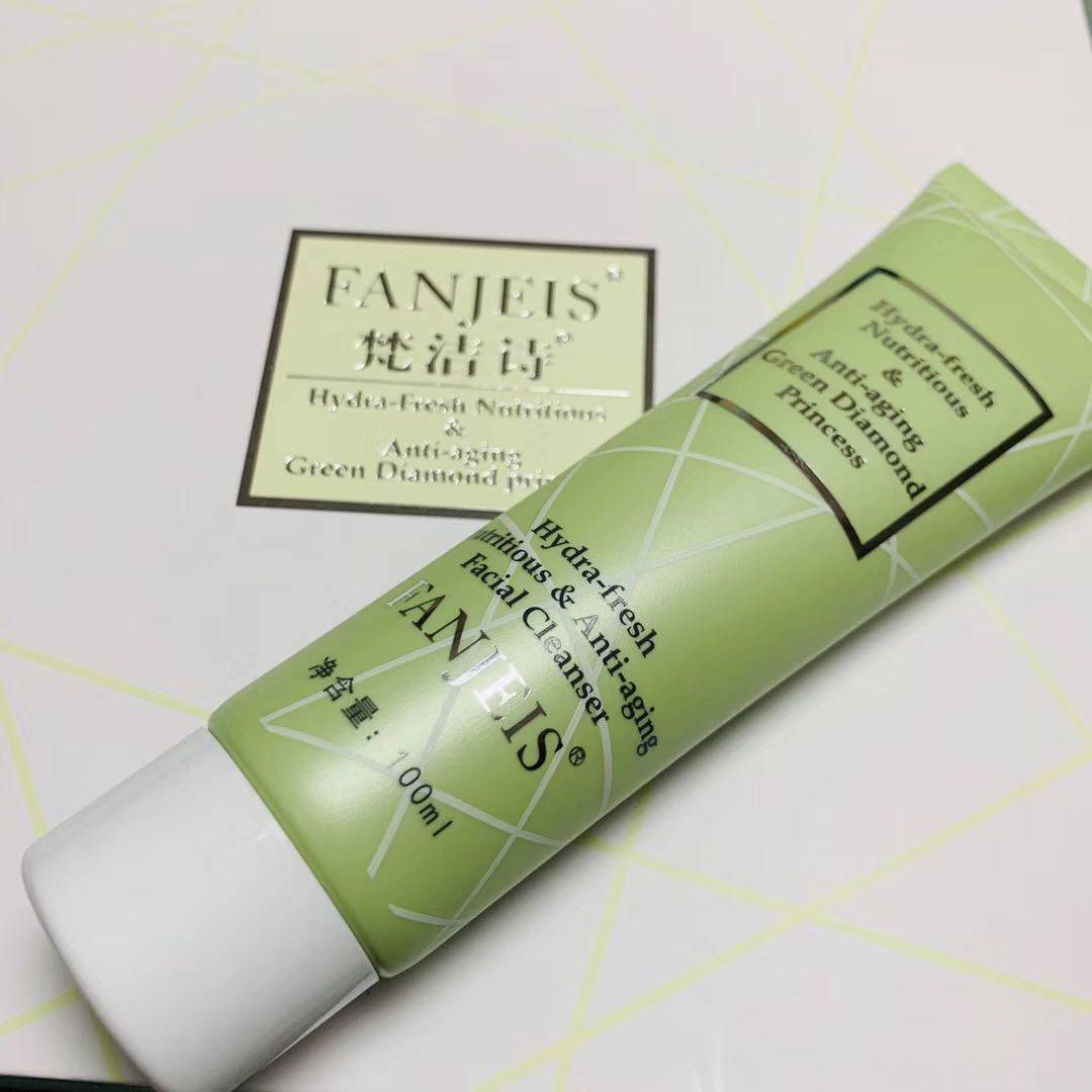 清润绿钻凝时玉肌低泡控油洁面乳