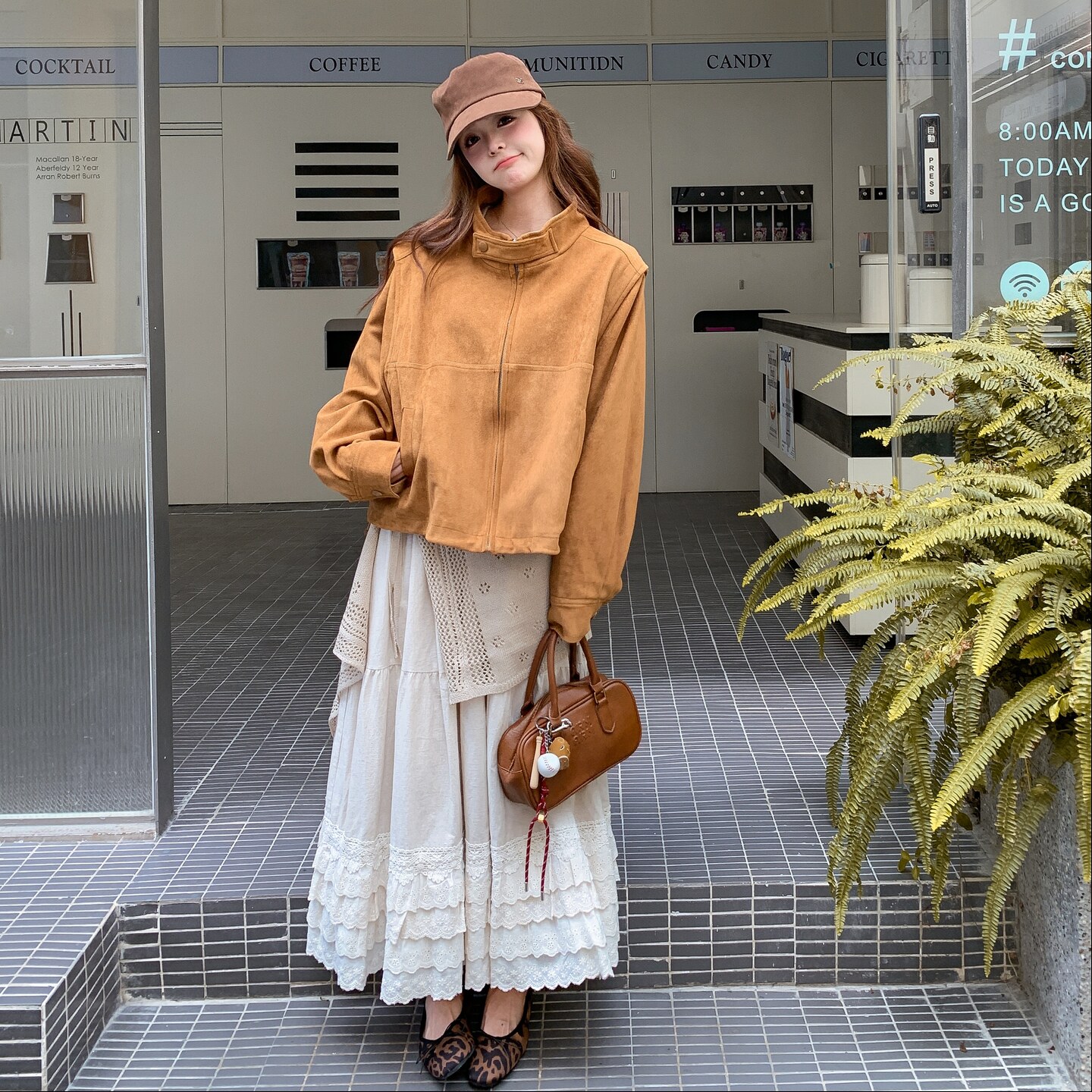 美拉德麂皮绒短款外套女春秋2025年新款超火好看小众高级夹克上衣图片