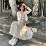 超火好看温柔气质穿搭白色连衣裙套装女2025新款波西米亚风吊带裙，女装连衣裙，2C200