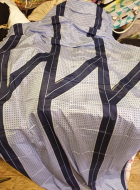 桑蚕丝绸浅蓝色底深蓝色波点条纹真丝双皱丝巾制衣服装面布料1.13