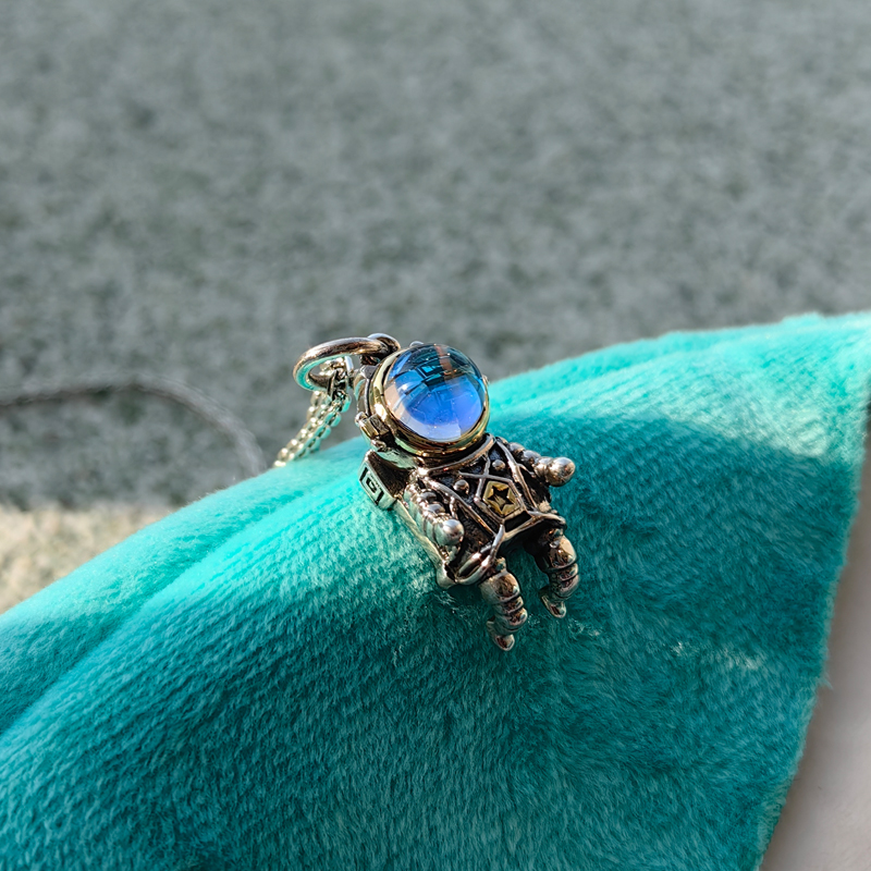 男女通用纯银科幻吊坠红包