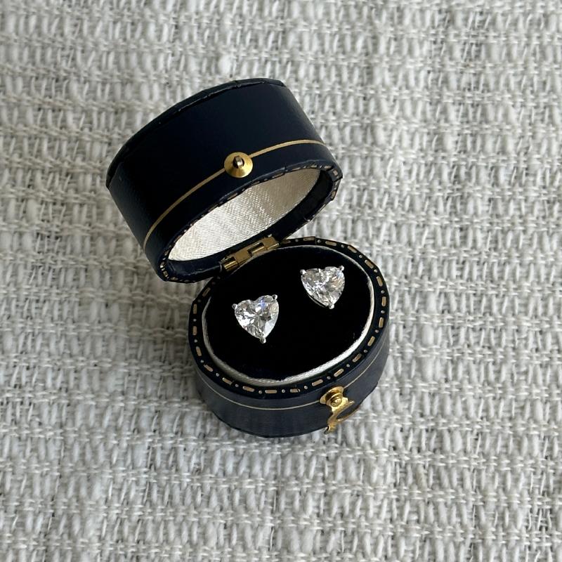 Berber花簇天然淡水米粒珍珠耳钉